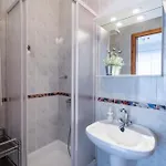 Gyorfi Apartmanhaz זמראדי