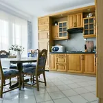 Gyorfi Apartmanhaz דירה זמראדי
