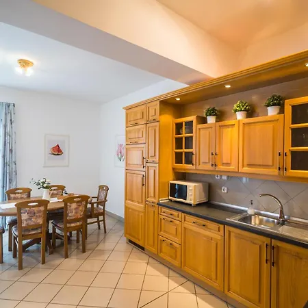 Gyorfi Apartmanhaz Apartment *