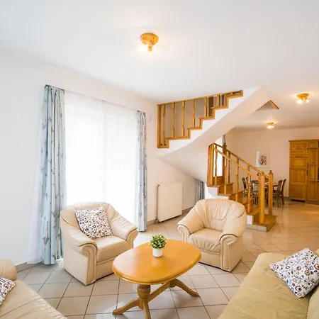 Gyorfi Apartmanhaz Zamardi
