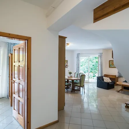 Gyorfi Apartmanhaz דירה
