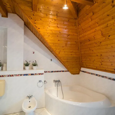 Gyorfi Apartmanhaz * Zamárdi